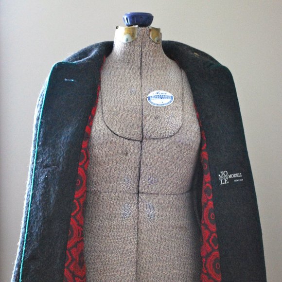 Grey Wool Coat w/ Beautiful Buttons Paisley Lining - Picture 7 of 7
